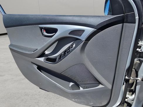 Used 2016 Hyundai Elantra SE image 14