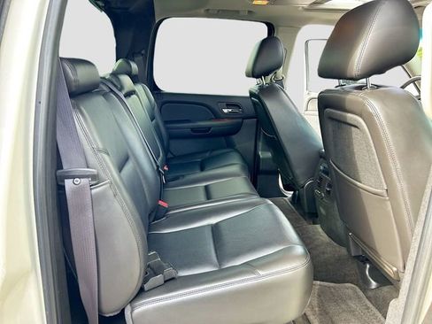 Used 2011 Chevrolet Avalanche LTZ AWD/4WD image 26