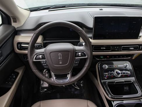 Used 2023 Lincoln Nautilus AWD w/ Premium Package image 23