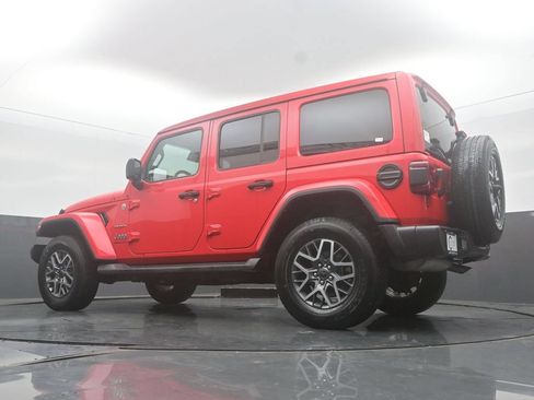 Used 2024 Jeep Wrangler Unlimited Sahara w/ Technology Group AWD/4WD image 52