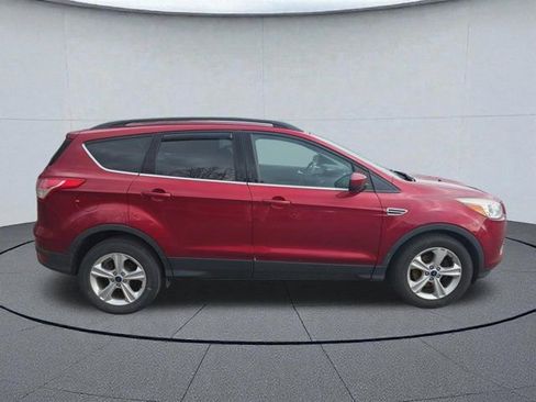 Used 2015 Ford Escape SE w/ Equipment Group 201A image 6