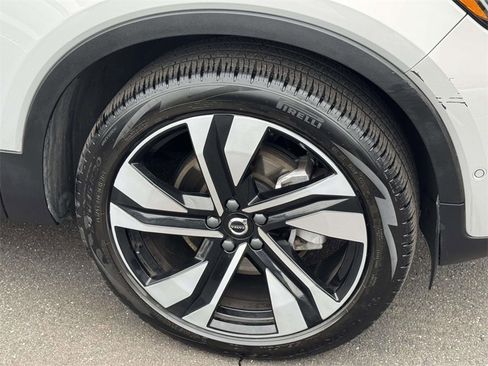 Certified 2023 Volvo XC40 B5 Plus w/ Protection Package Premier image 6