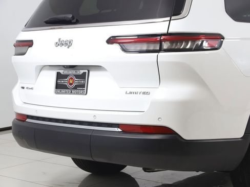 Used 2023 Jeep Grand Cherokee L Limited AWD/4WD image 46