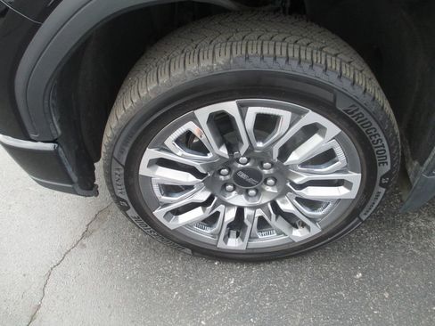 Used 2024 GMC Sierra 1500 Denali Ultimate AWD/4WD image 16
