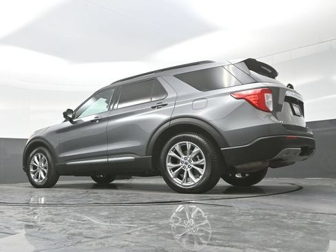 Used 2022 Ford Explorer XLT w/ Equipment Group 202A AWD/4WD image 27