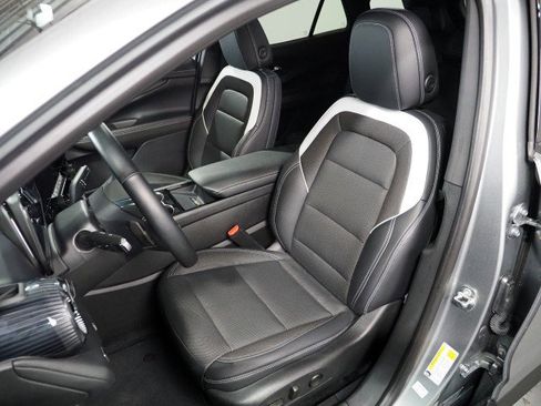 Used 2024 Chevrolet Blazer EV LT image 13