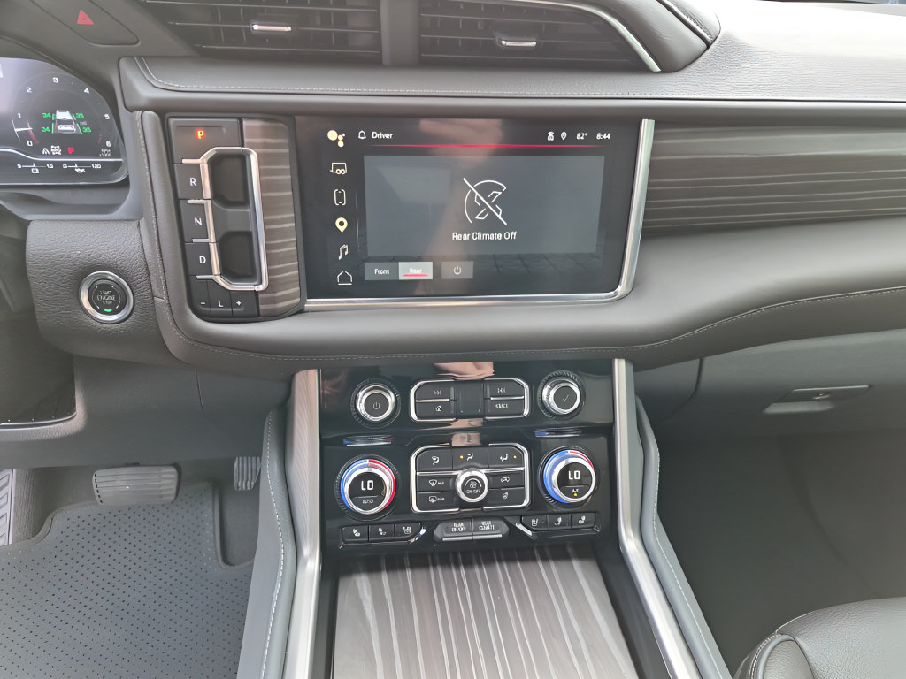 Used 2024 GMC Yukon Denali w/ Advanced Technology Package AWD/4WD image 22