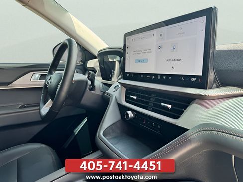 Used 2025 Ford Explorer Active w/ Active Comfort Package AWD/4WD image 26