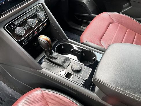 Used 2021 Volkswagen Atlas Cross Sport SEL Premium R-Line image 17