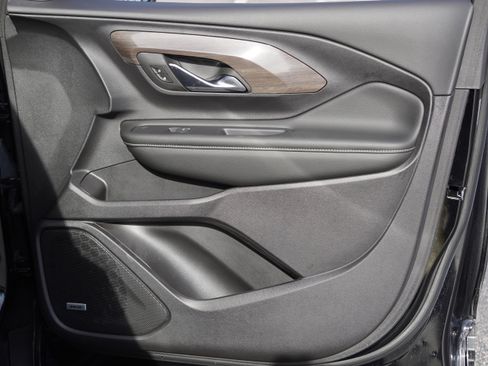 Used 2024 GMC Terrain Denali w/ Denali Premium Package image 25