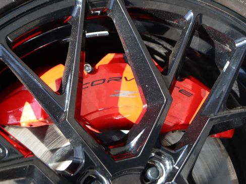 Used 2022 Chevrolet Corvette Stingray Preferred Cpe w/ Z51 Performance Package RWD image 42