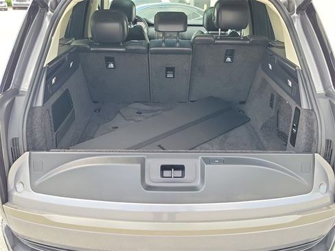 Used 2024 Land Rover Range Rover SE image 11