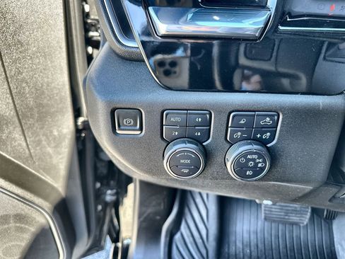 Used 2024 Chevrolet Silverado 2500 LTZ w/ LTZ Convenience Package image 18