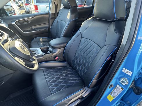 Used 2019 Toyota RAV4 LE image 22