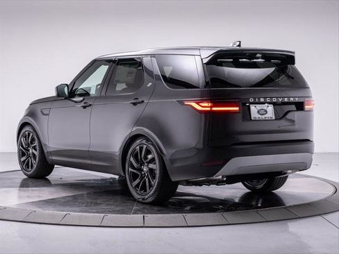 New 2025 Land Rover Discovery S image 3
