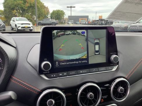 Used 2025 Nissan Sentra SR w/ SR Premium Package image 19