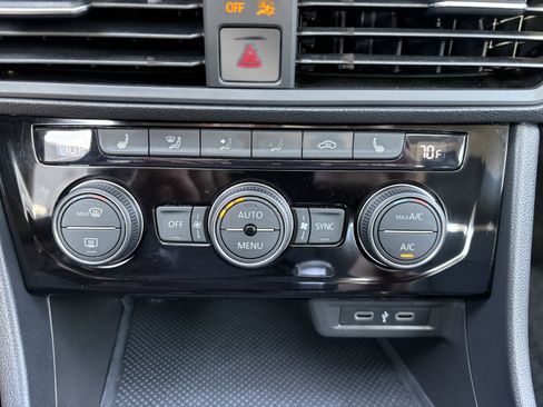 Used 2023 Volkswagen Jetta SE FWD image 16