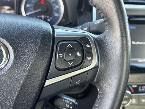 Used 2017 Toyota Camry XLE w/ Convenience Package image 11