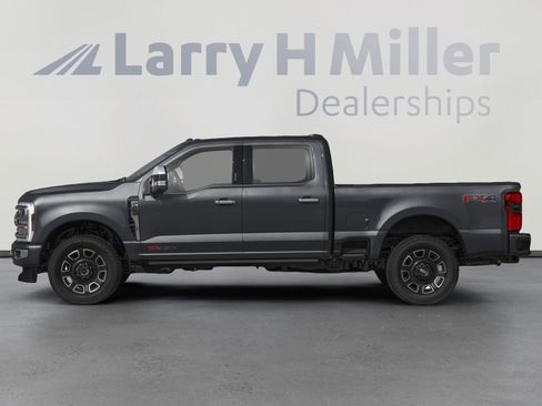 Used 2023 Ford F250 Platinum w/ FX4 Off-Road Package image 3