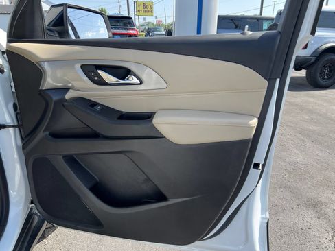 Used 2023 Chevrolet Traverse LS FWD image 51