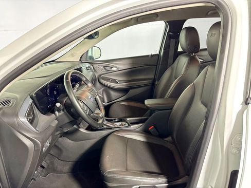 Used 2024 Buick Encore GX Sport Touring image 11