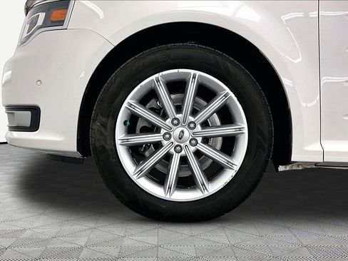 Used 2018 Ford Flex Limited w/ Equipment Group 301A FWD image 9