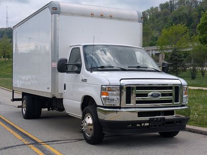 Used 2023 Ford E-450 and Econoline 450 Super Duty w/ Power Windows & Locks Group