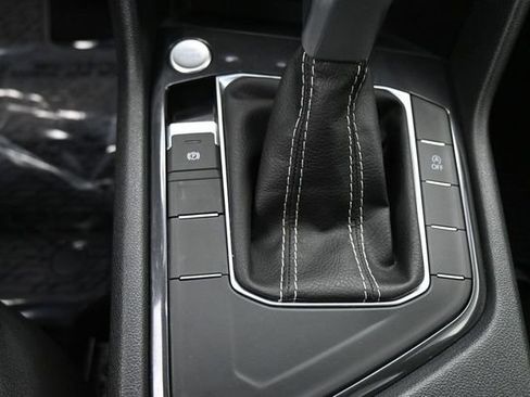 Used 2024 Volkswagen Tiguan SE FWD image 12