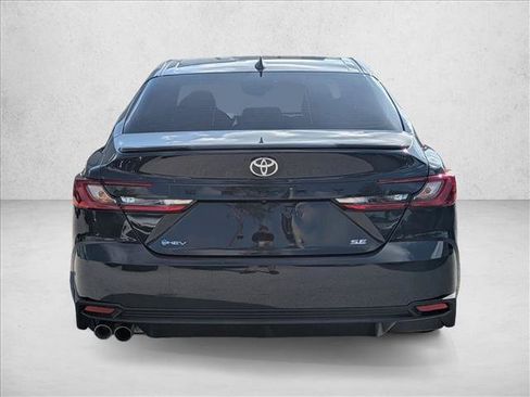 Used 2025 Toyota Camry SE FWD image 7