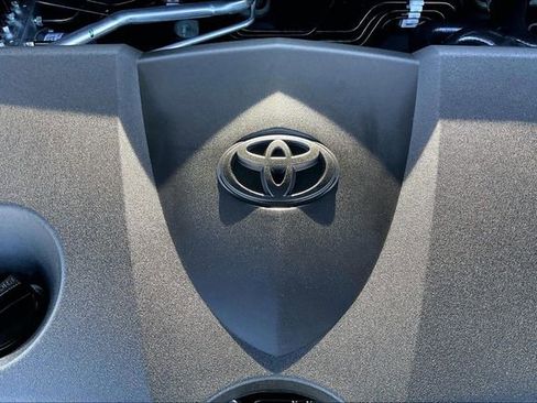 Used 2024 Toyota Camry SE image 32