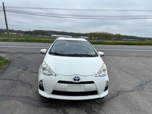 Used 2012 Toyota Prius C Three image 4