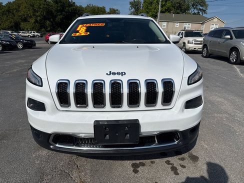 Used 2018 Jeep Cherokee Limited AWD/4WD image 3