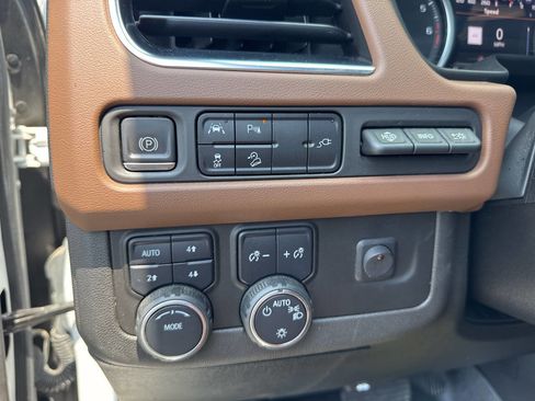 Used 2021 Chevrolet Suburban High Country image 38