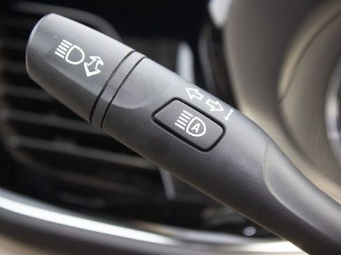 Used 2022 Buick Envision Avenir w/ Safety Package image 26