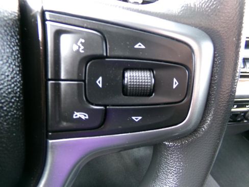 Used 2022 Chevrolet Silverado 1500 LT AWD/4WD image 16