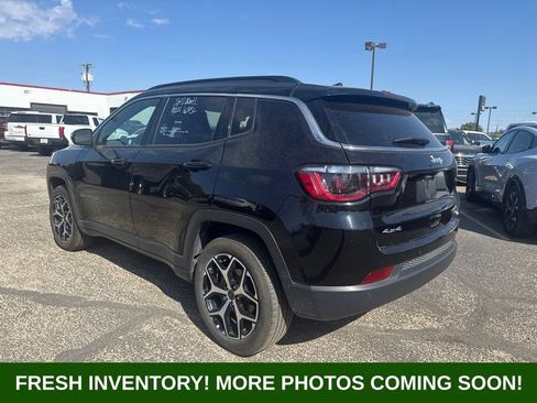 Used 2025 Jeep Compass Limited AWD/4WD image 4