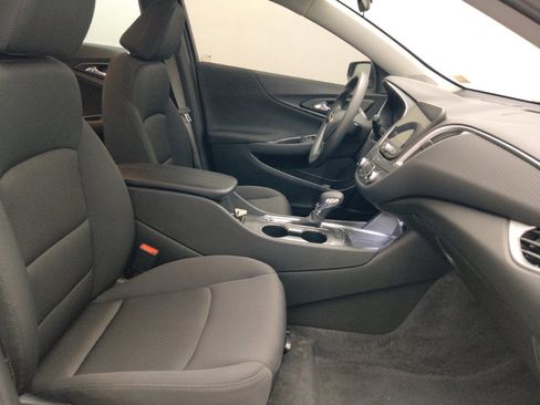 Used 2025 Chevrolet Malibu LT FWD image 21