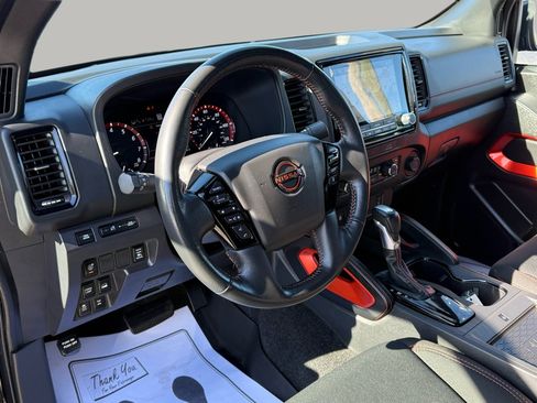 Used 2022 Nissan Frontier PRO-4X image 13