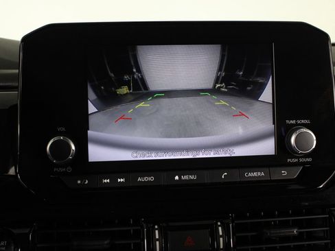 Certified 2025 Nissan Pathfinder SV FWD image 31