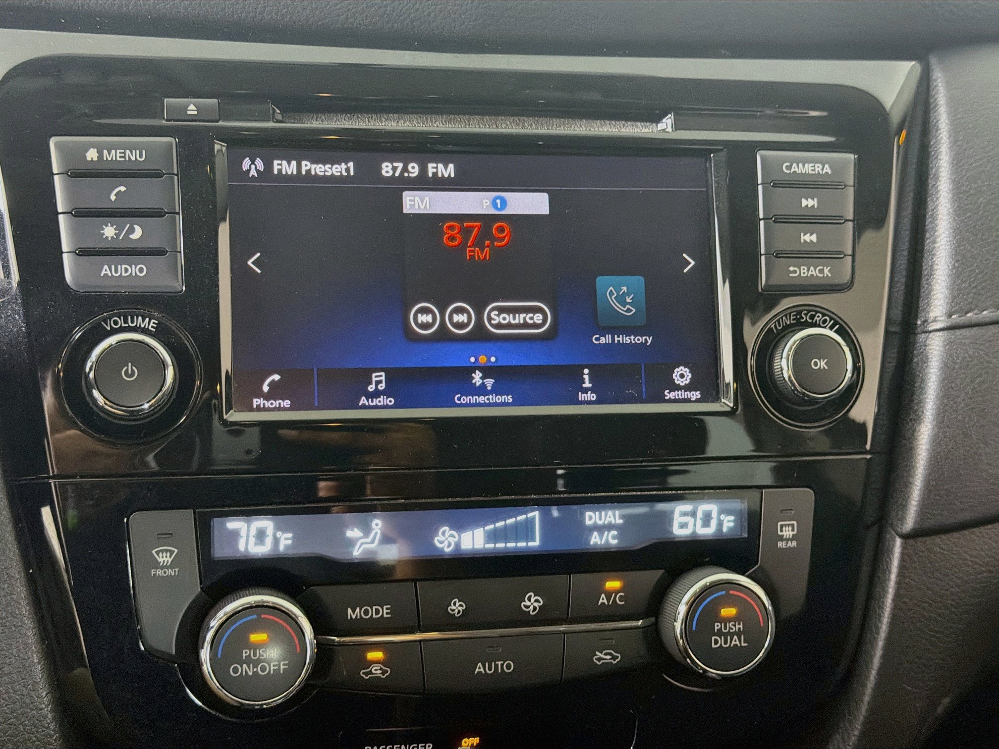 Used 2018 Nissan Rogue SV AWD/4WD image 19