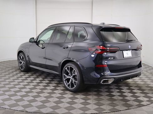 Used 2026 BMW X5 xDrive50e w/ M Sport Package image 8