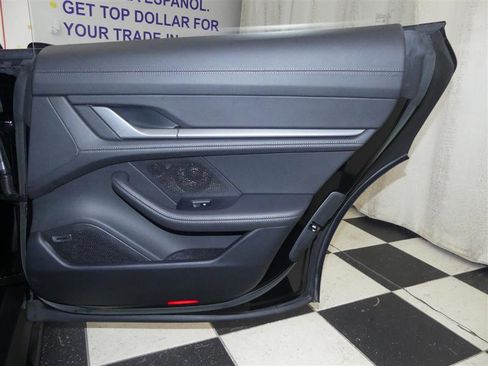 Used 2023 Porsche Taycan GTS image 33