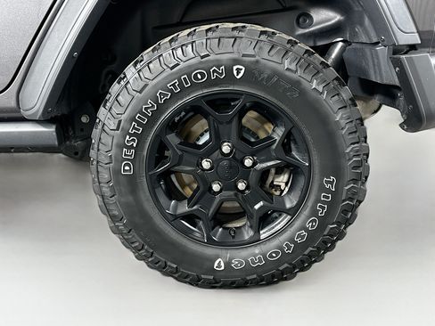 Used 2023 Jeep Wrangler Unlimited w/ Convenience Group AWD/4WD image 11