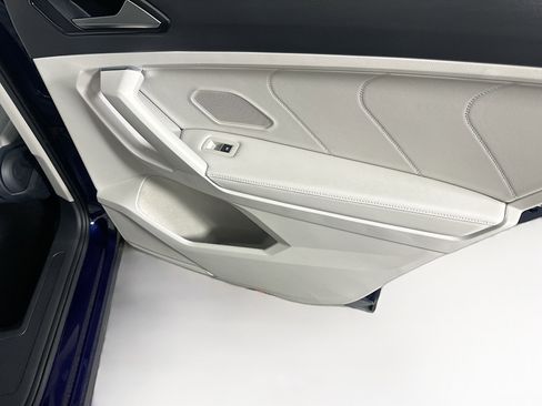Used 2023 Volkswagen Tiguan SE image 28