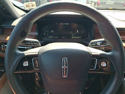 Used 2023 Lincoln Aviator Reserve w/ Equipment Group 201A AWD/4WD image 21
