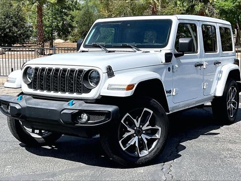 Used 2024 Jeep Wrangler Unlimited w/ LED Headlamp & Fog Lamp Group AWD/4WD image 2