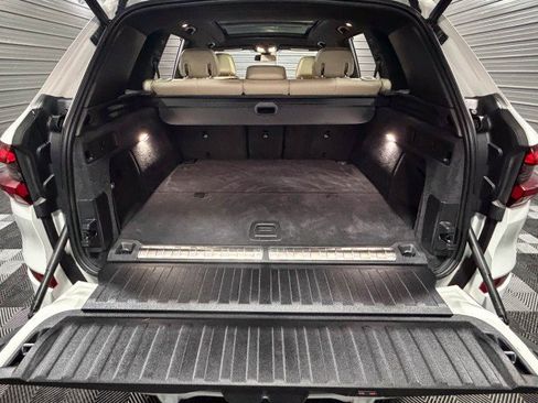 Used 2022 BMW X5 xDrive45e w/ M Sport Package image 11