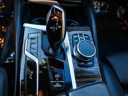 Used 2022 BMW 530i xDrive 530i xDrive w/ Convenience Package image 21