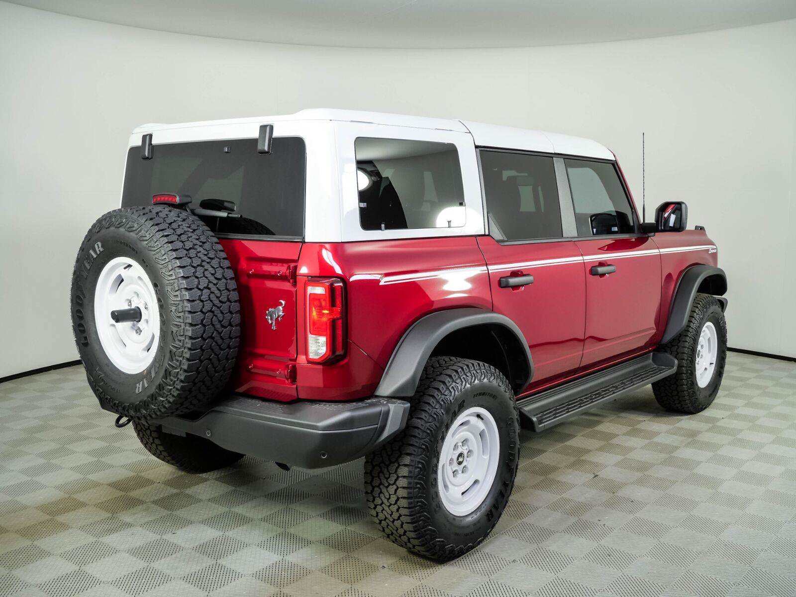 Used 2025 Ford Bronco Heritage Edition AWD/4WD image 25
