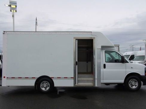 Used 2023 Chevrolet Express 3500 w/ Power Convenience Package image 15